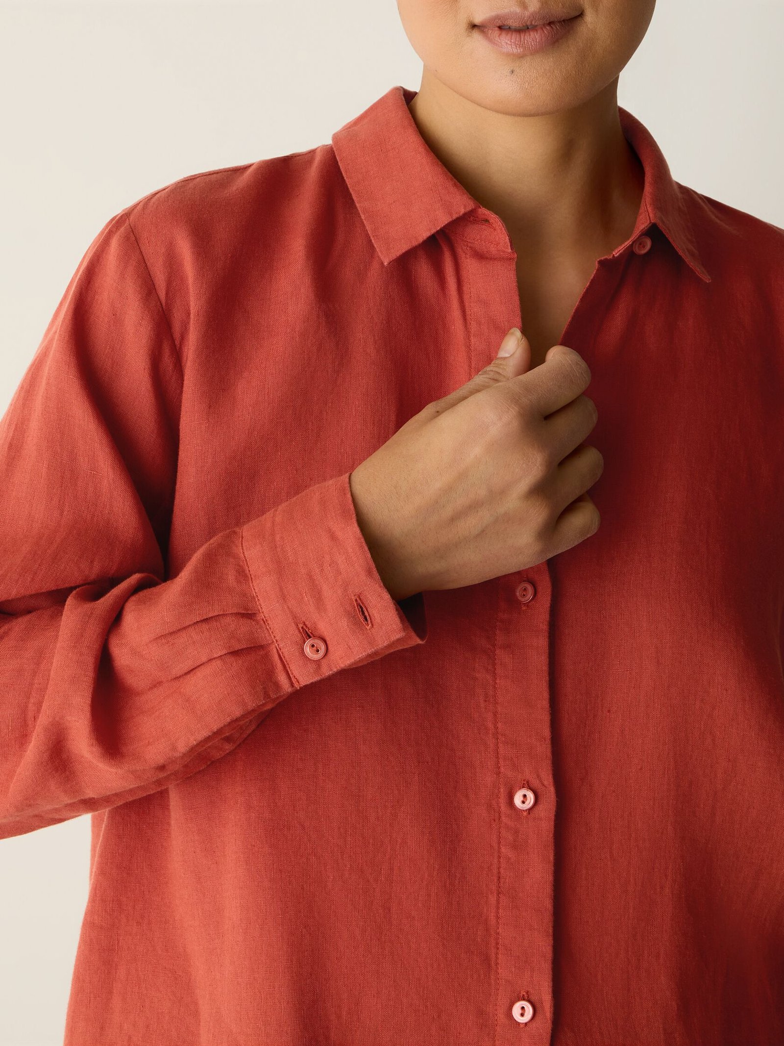 Organic Handkerchief Linen Classic Collar Shirt - Image 4