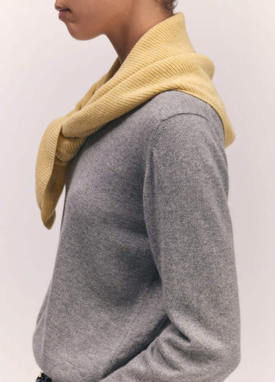 Skye Cashmere V-Neck - Image 5