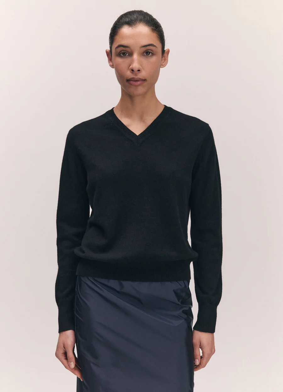 Skye Cashmere V-Neck - Image 7